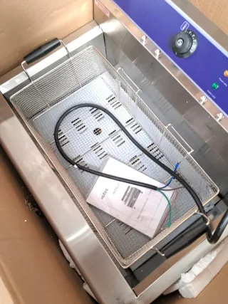 VERTES Freidora Acero Inoxidable 28L, 4500W