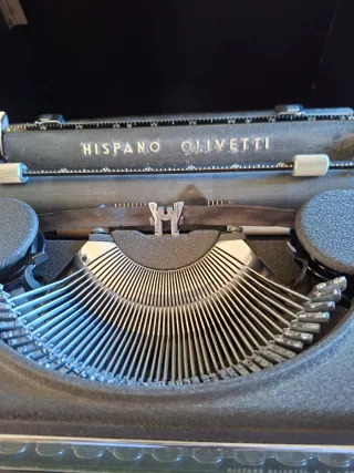 Máquina de escribir Hispano Olivetti Studio 46