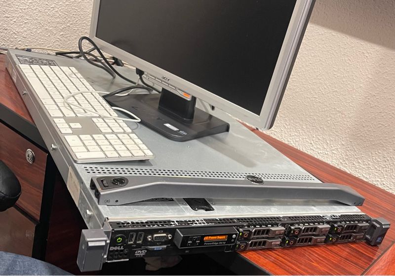 Servidor Dell PowerEdge R610 80 GB RAM XEON 2 TB