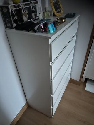 Cómoda 5 cajones Ikea gris