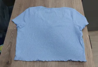 Top corto azul