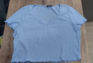 Top corto azul