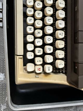 Máquina de escribir Capri portátil retro vintage