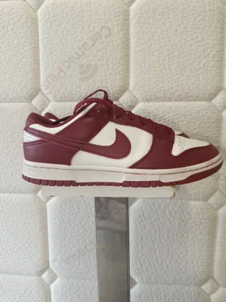 Nike Dunk Low Rojo y Blanco