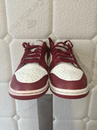 Nike Dunk Low Rojo y Blanco