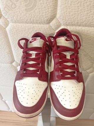 Nike Dunk Low Rojo y Blanco