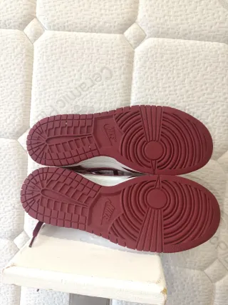 Nike Dunk Low Rojo y Blanco