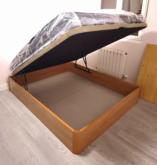 Canapé abatible blanco y beige