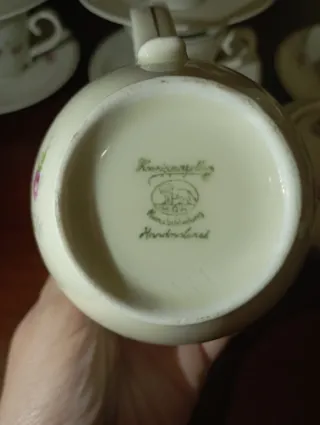 Conjunto de tazas de té y café