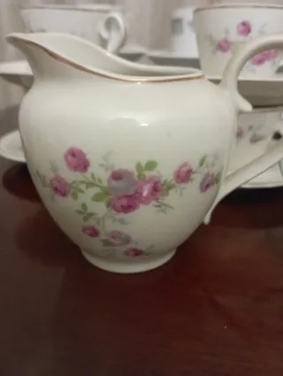 Conjunto de tazas de té y café