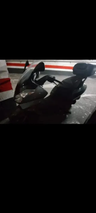 PEUGEOT 307 SW HDI 110 + APRILIA ARRECIFE 125cc.3