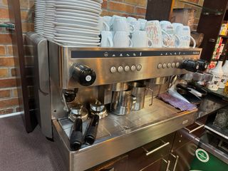 Cafetera Profesional NERA Gaggia Con molinos