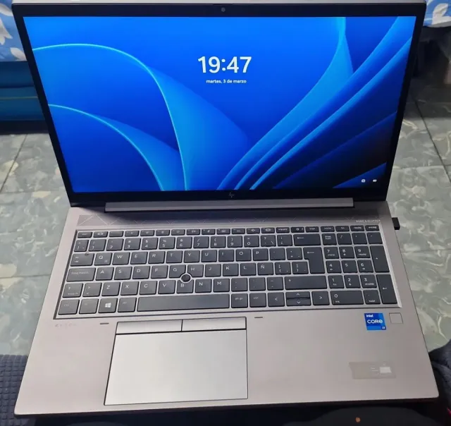 Portátil HP ZBook Firefly 15 G8 i7