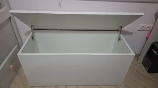 Baúl de madera blanco