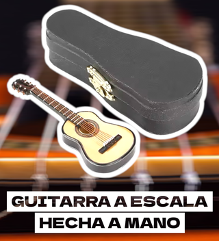 HECHO A MANO GUITARRA ESPAÑOLA A ESCALA CON FUNDA