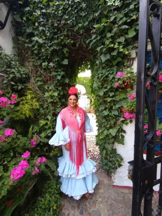 Vestido de gitana azul con volantes