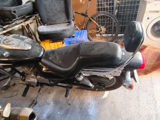 Moto Kawasaki Cruiser Negra.