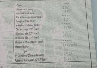 Moto Kawasaki Cruiser Negra.