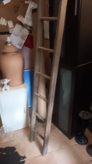 Escalera madera antigua