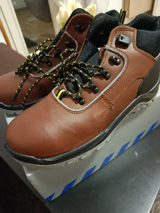 Scarpe antinfortunistiche marroni