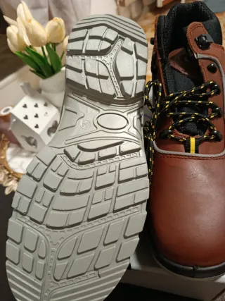 Scarpe antinfortunistiche marroni