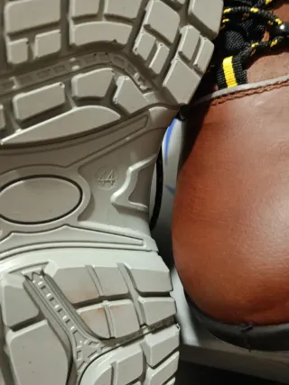 Scarpe antinfortunistiche marroni