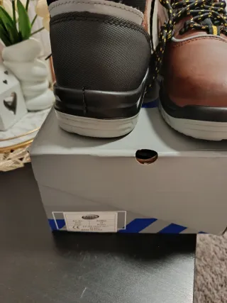 Scarpe antinfortunistiche marroni