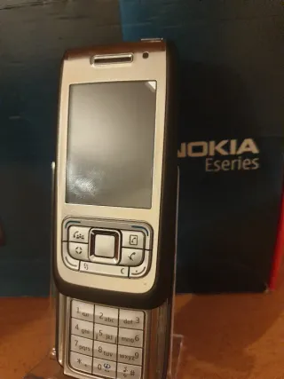 Nokia E65 Plata y Negro