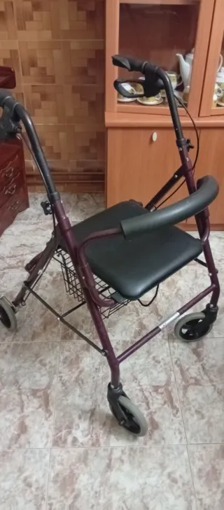 Andador para tercera edad con asiento