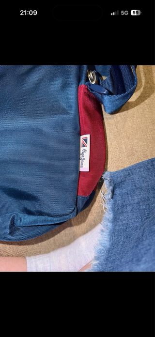 Bolso Pepe Jeans azul y rojo