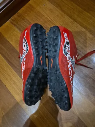 Botas de fútbol Joma Rojas