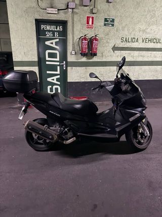 GILERA NEXUS 500 cc Maxi Scooter Negra