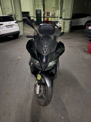 GILERA NEXUS 500 cc Maxi Scooter Negra