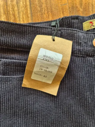 Pantalón pana negro Resolute