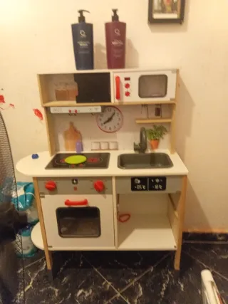 Cocina infantil de madera