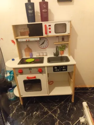 Cocina infantil de madera