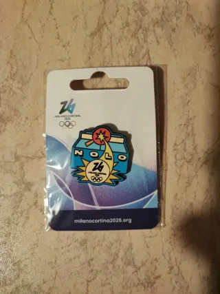 Spilla Pin Olimpiadi Milano Cortina 2026 Nolo