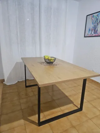 Mesa de comedor madera y metal