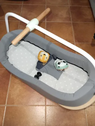 Mecedora para bebé con peluches