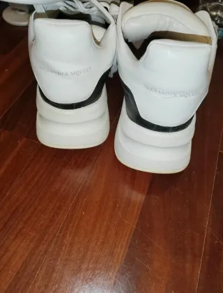 Scarpe Alexander McQueen Runner bianche e nere