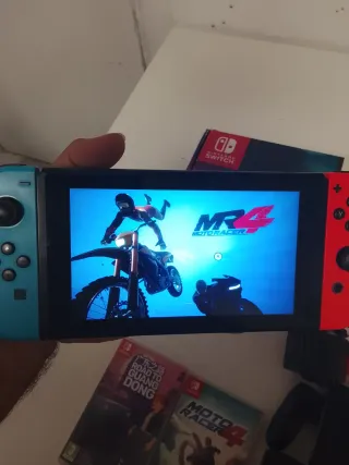 Nintendo Switch Azul/Rojo + 2juegos