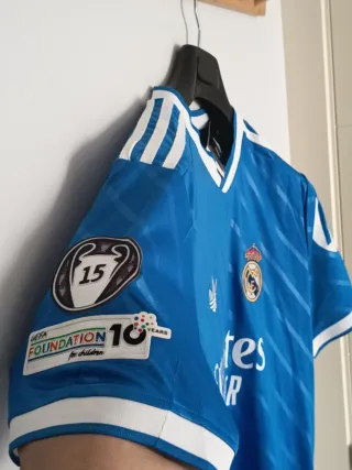 Camiseta fútbol retro R.Madrid. Carvajal. M