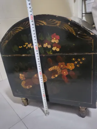 Cofre antiguo pintado a mano años 50