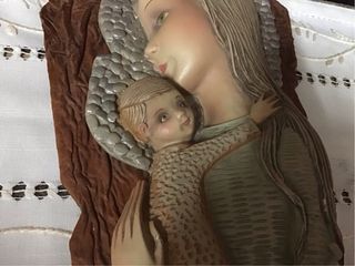 Virgen de Olot Cerámica sobre Cuero 34x16