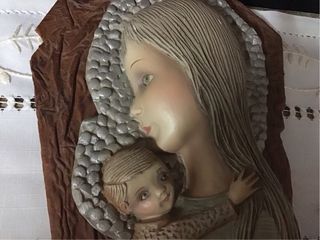 Virgen de Olot Cerámica sobre Cuero 34x16