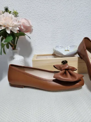 Bailarinas de piel con lazo