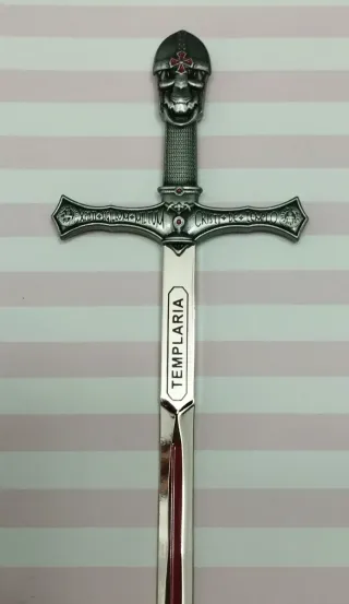NOVEDAD! ABRECARTAS ESPADA "CALAVERA TEMPLARIA"