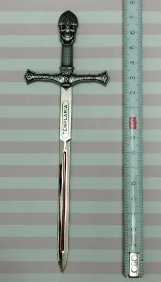 NOVEDAD! ABRECARTAS ESPADA "CALAVERA TEMPLARIA"