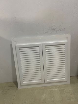 Mueble de aluminio blanco