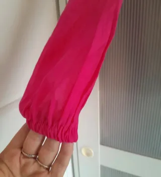 Blusa Stradivarius fucsia